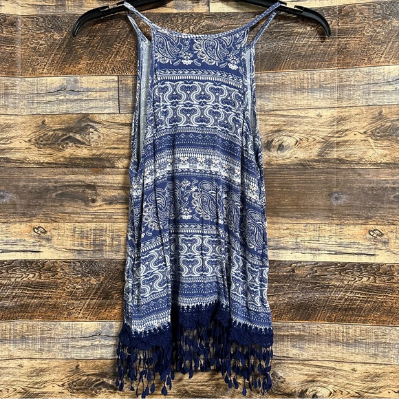 Rue21 | Blue/White Halter Neck Tank Top (size M) 💙 - Picture 4 of 4